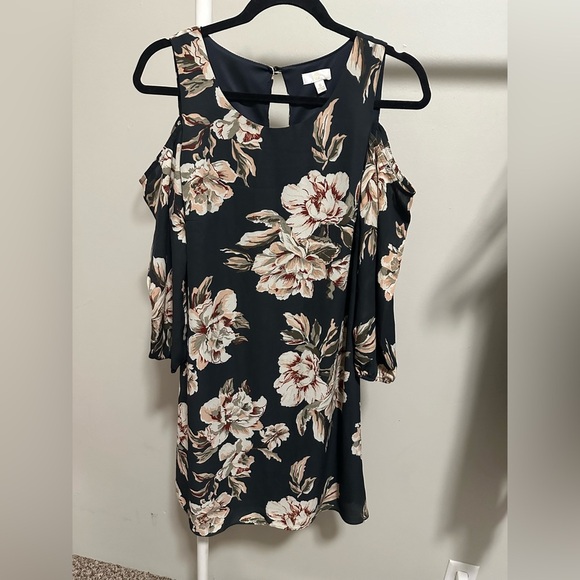 Charming Charlie Dresses & Skirts - Charming Charlie Women’s Charcoal Gray Floral Cold Shoulder MIDI Dress sz small
